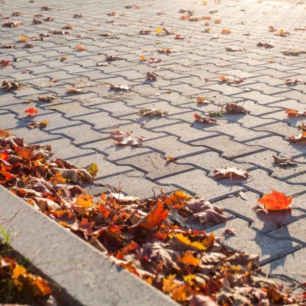 Leier Solido térkő