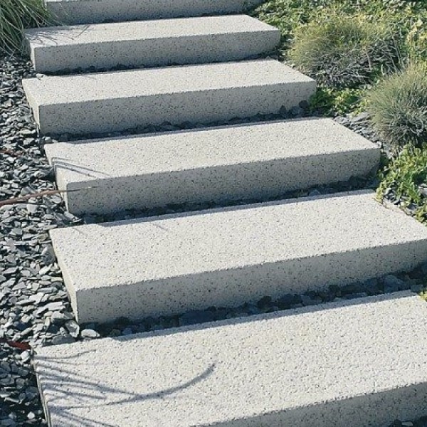 Semmelrock blokklépcső